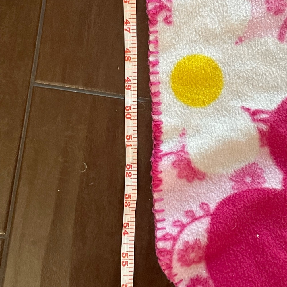 Plush hello kitty blanket 56x46 - Picture 2 of 5